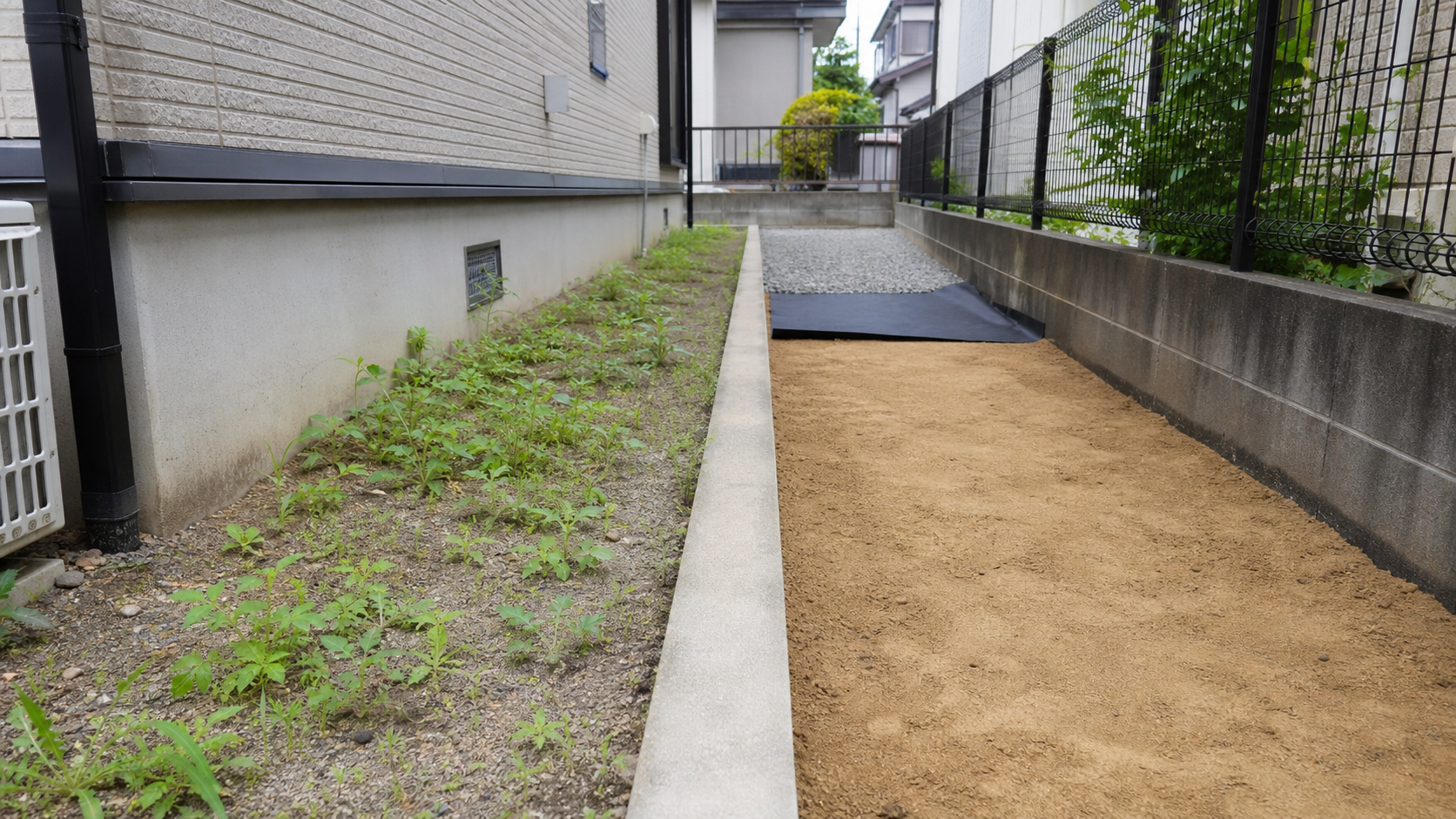 家周りの雑草対策で境界側と下地処理を比較した住宅外周